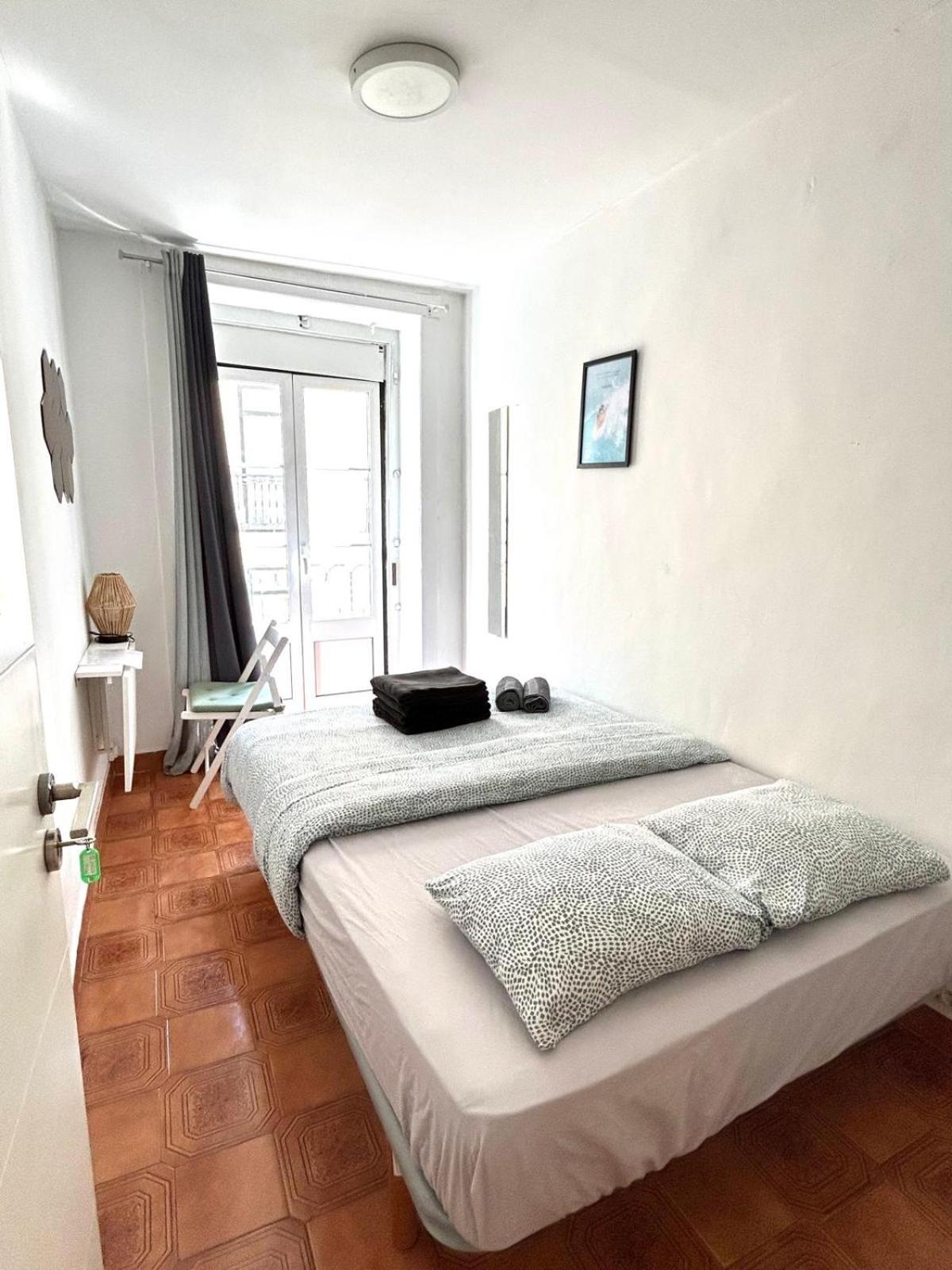Shared Apartment With Bright Private Patio In Lisboa Exterior foto