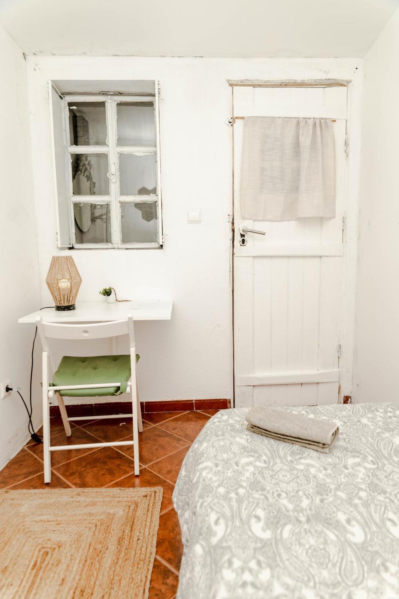 Shared Apartment With Bright Private Patio In Lisboa Exterior foto