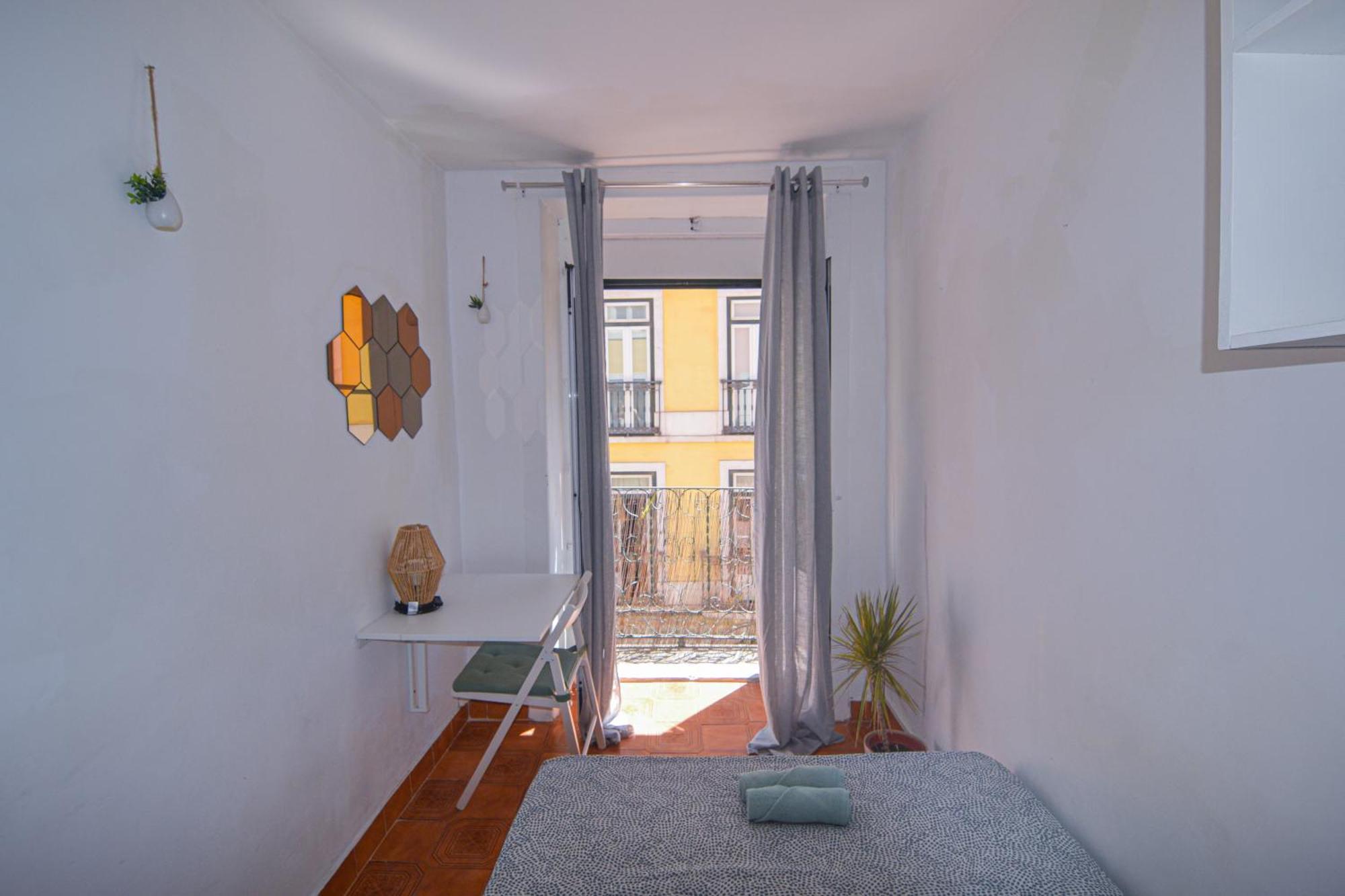 Shared Apartment With Bright Private Patio In Lisboa Exterior foto
